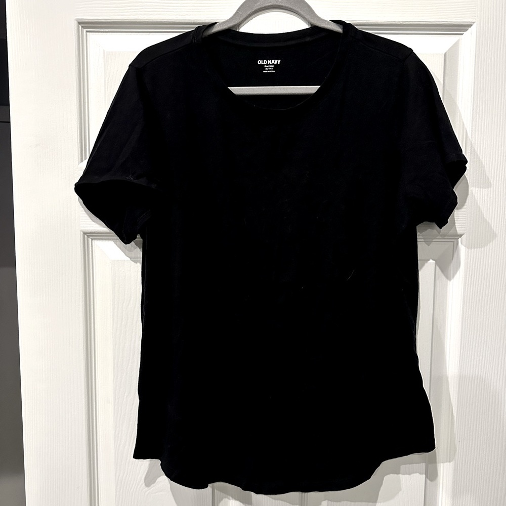 Old Navy tee shirt